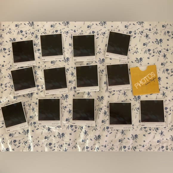 Taylor Swift Polaroids - Picture 4 of 6